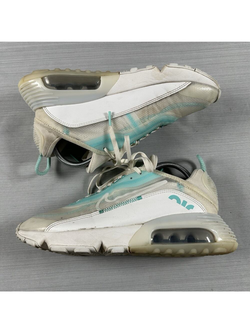 Nike Air Max 2090 Women’s Size 9.5 White Running Fitness Gym Sneakers CK2612-101